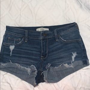 Low-rise jean shorts